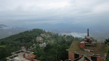 Nagarkot Sunrise and Bhaktapur Sightseeing Tour
